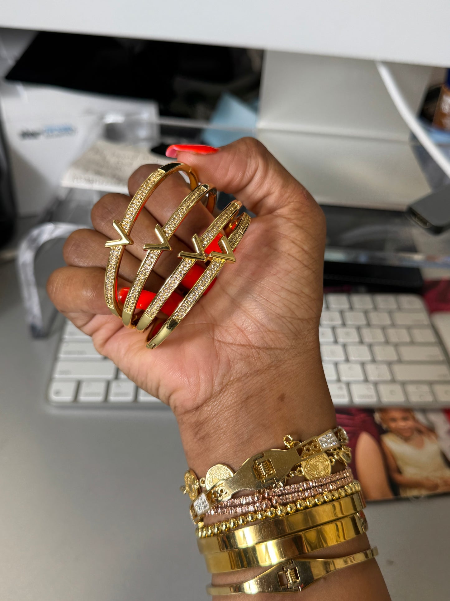 V-style Gold Bangle
