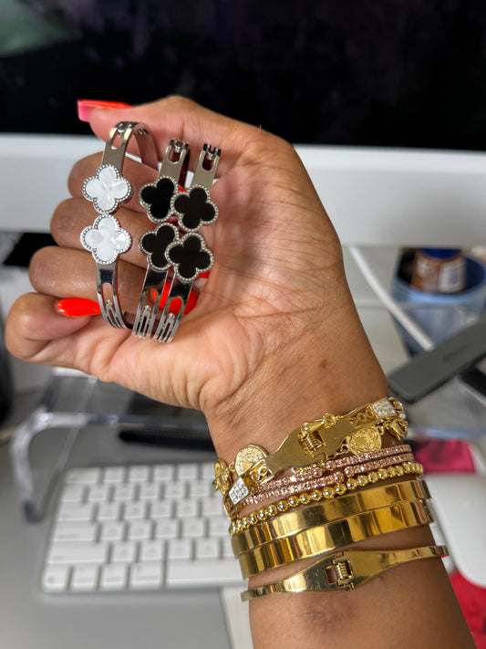 Van Dupe Bangle